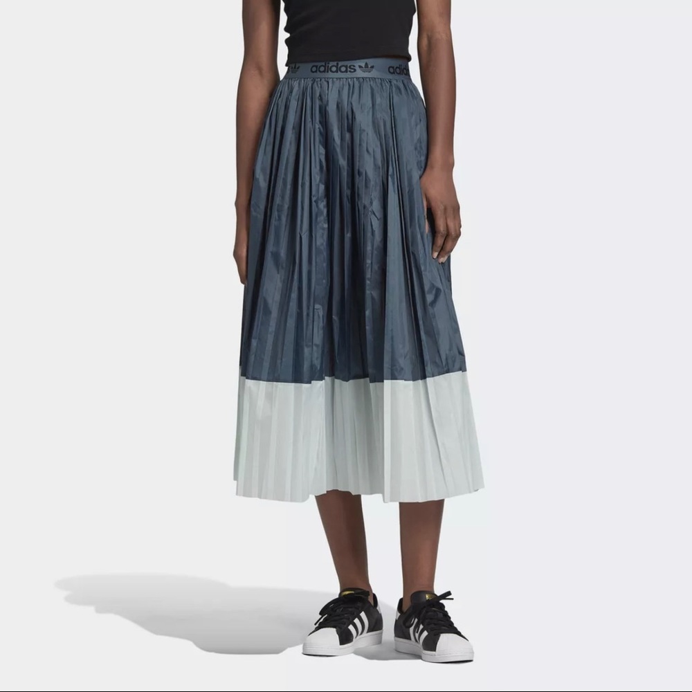 adidas Two-Tone Pleated Midi Skirt in Dark Slate and Light Gray
